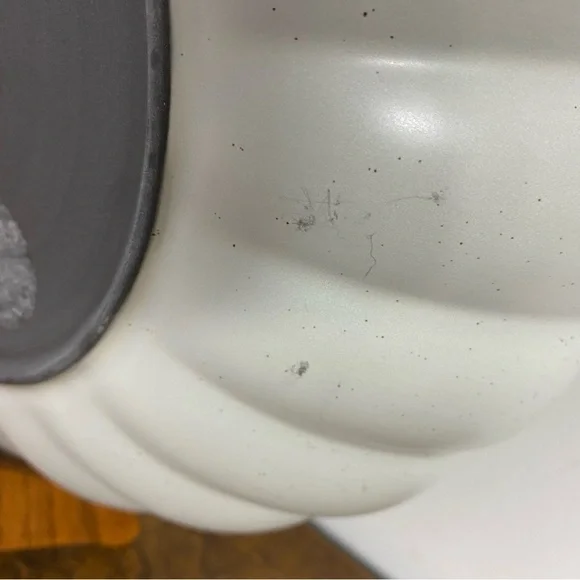 Hearth & Hand 98oz Scalloped Edge Stoneware Shallow Serving Bowl - Picture 8 of 8